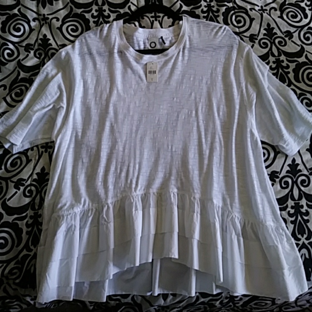 Anthropologie akemi kin top with ruffles